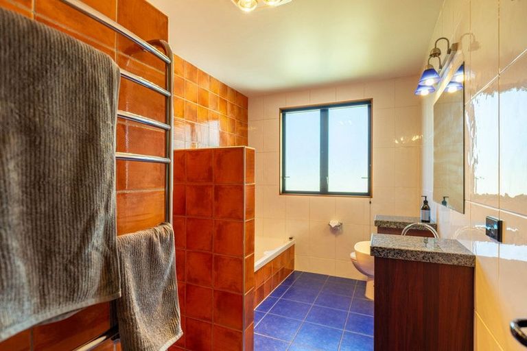 Photo of property in 150 Milne Drive, Paraparaumu, 5032