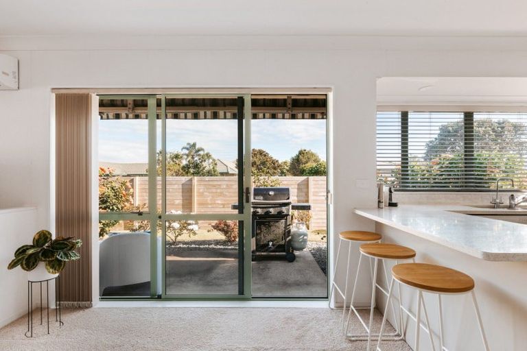 Photo of property in 160 Pacific View Road, Papamoa Beach, Papamoa, 3118