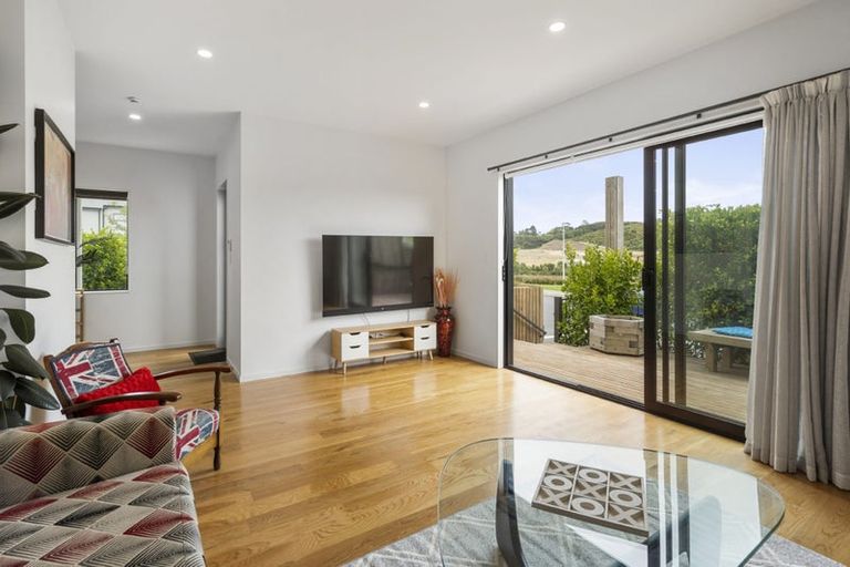 Photo of property in 133 Glenvar Ridge Road, Long Bay, Auckland, 0630