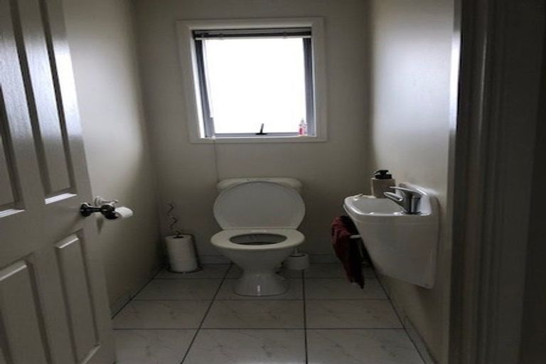 Photo of property in 8 Mcmahon Drive, Aidanfield, Christchurch, 8025