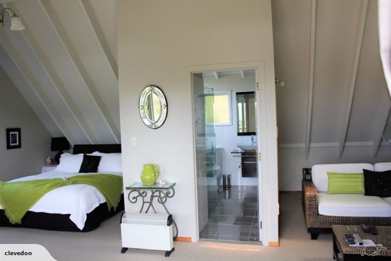 Photo of property in 2 Brenton Place, Whangamata, 3691