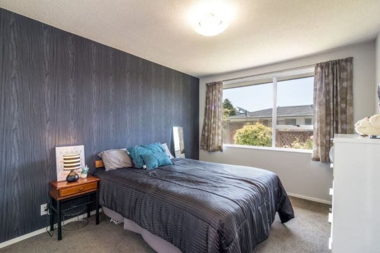 Photo of property in 2/11 Manatu Lane, Waltham, Christchurch, 8023