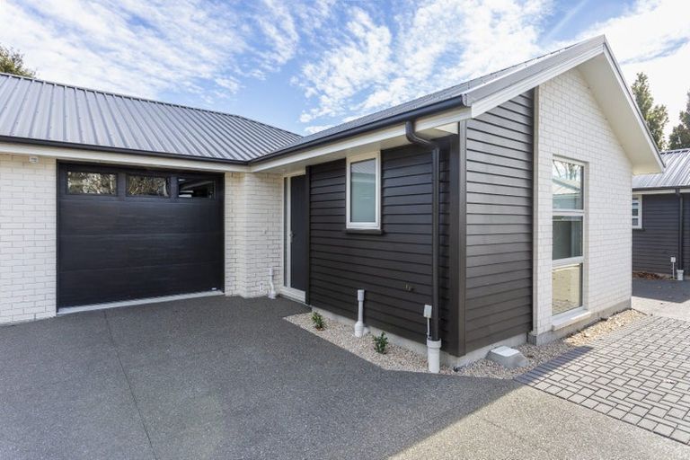 Photo of property in 157 Yaldhurst Road, Sockburn, Christchurch, 8042