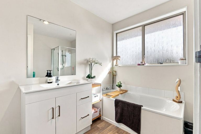 Photo of property in 5 Sycamore Lane, Sockburn, Christchurch, 8042