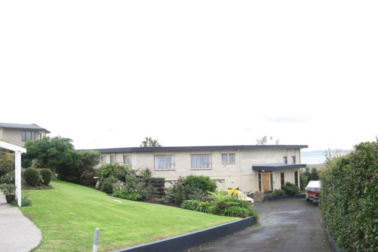 Photo of property in 12 Page Point, Mellons Bay, Auckland, 2014