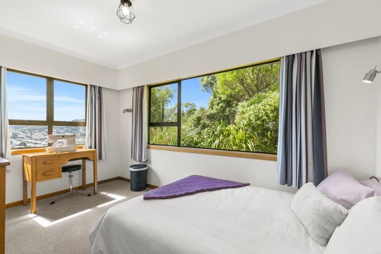 Photo of property in 24 Southern Cross Crescent, Island Bay, Wellington, 6023