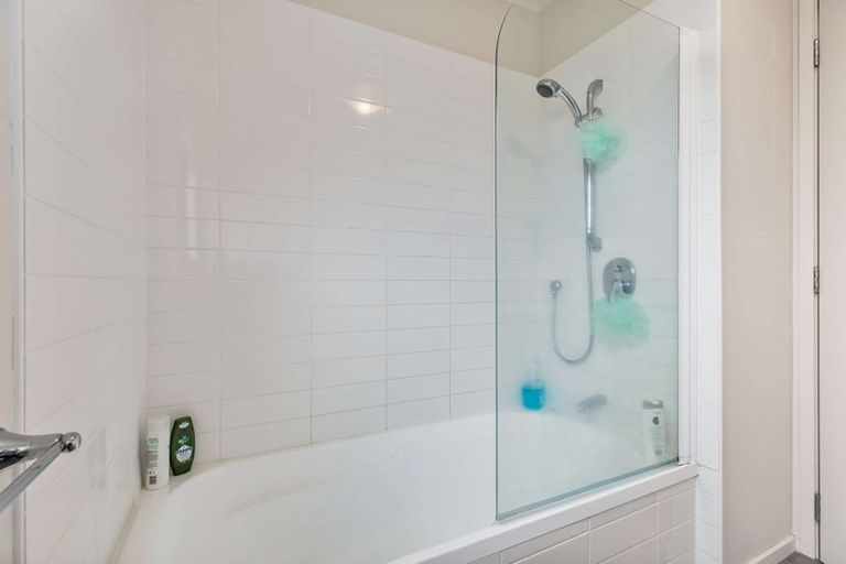 Photo of property in 27/94 Glengarry Road, Glen Eden, Auckland, 0602