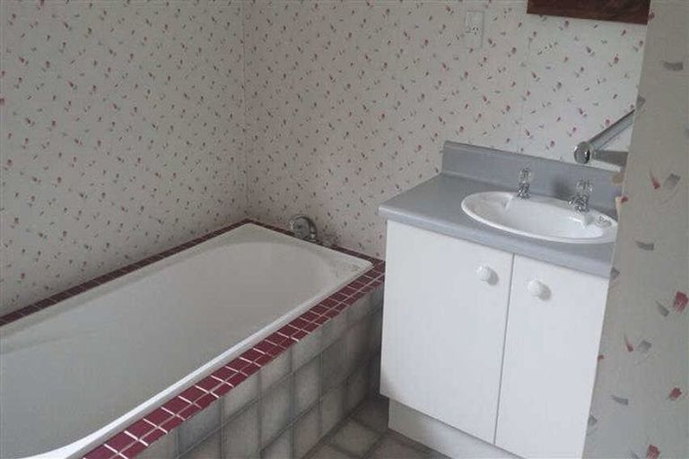 Photo of property in 6a Mahana Road, St Andrews, Hamilton, 3200