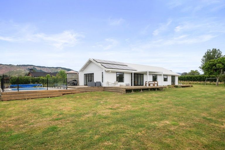 Photo of property in 49 Wakefield Road, Levin, 5571