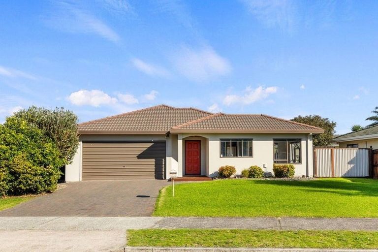 Photo of property in 38 Katerini Grove, Papamoa Beach, Papamoa, 3118