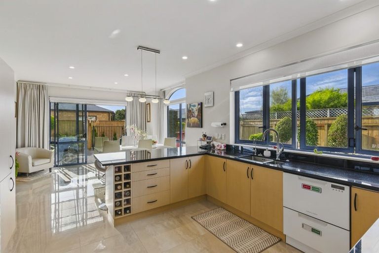 Photo of property in 41 Holcombe Drive, Paraparaumu, 5032