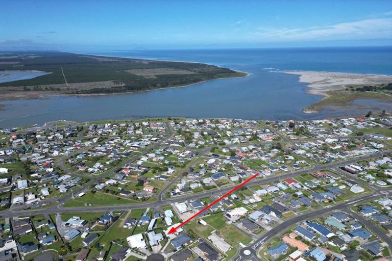 Photo of property in 10 Godwit Court, Foxton Beach, Foxton, 4815