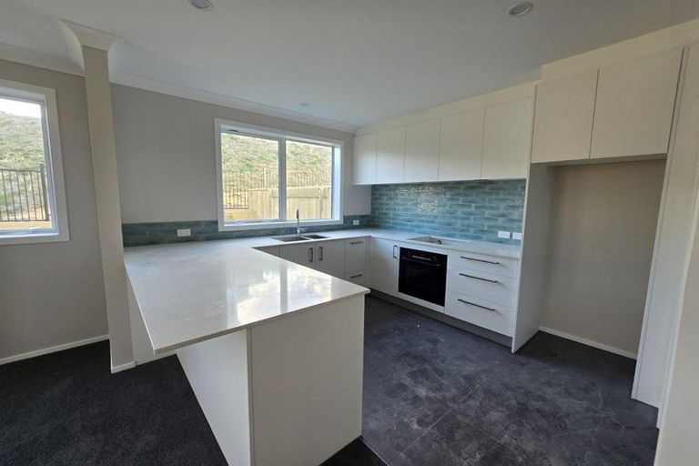 Photo of property in 6a Te Arapito Close, Aotea, Porirua, 5024