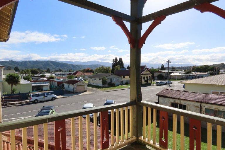 Photo of property in 28 Broadway, Reefton, 7830