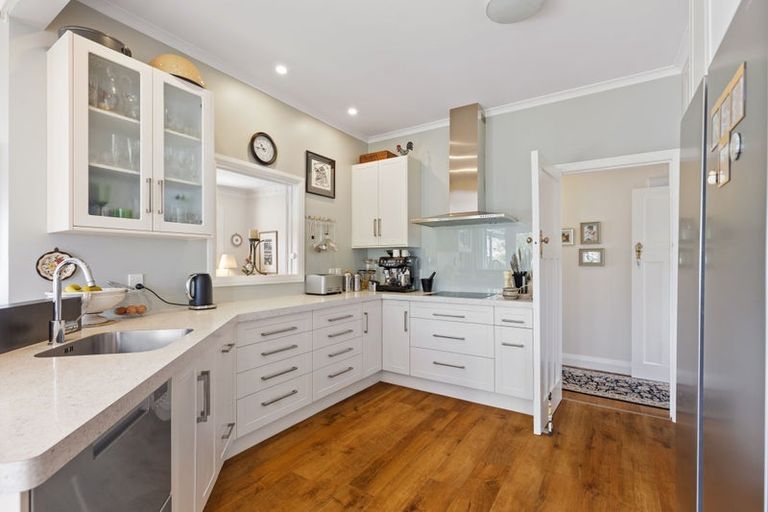 Photo of property in 11 Manapouri Crescent, Hokowhitu, Palmerston North, 4410