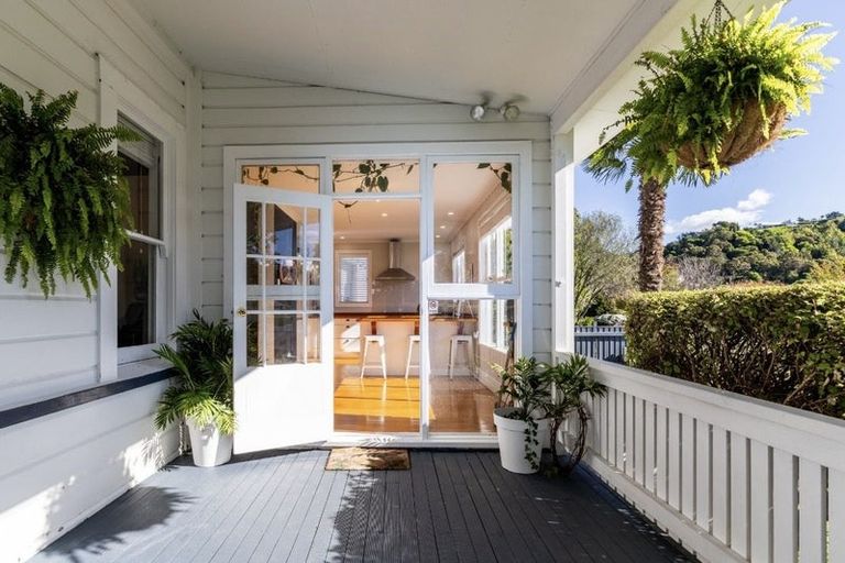 Photo of property in 19 Sheehan Street, Bay View, Napier, 4104