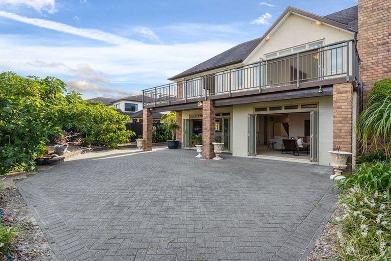 Photo of property in 30 Waikura Drive, Te Atatu Peninsula, Auckland, 0610