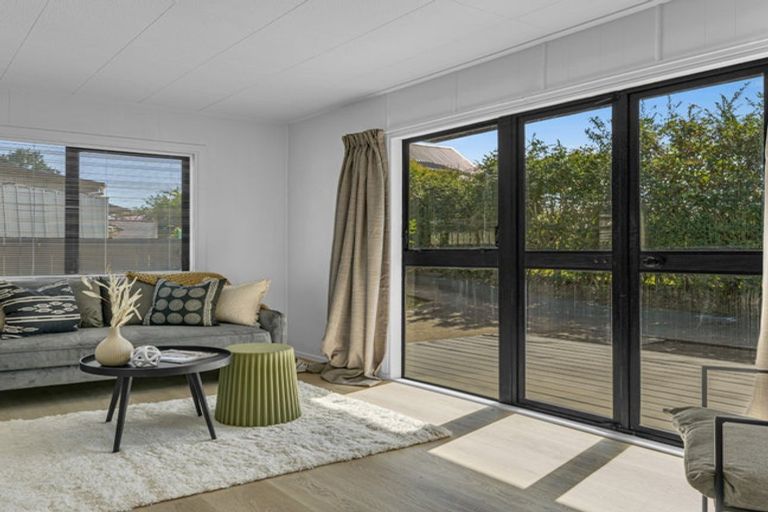 Photo of property in 2/40 Rosella Road, Mangere East, Auckland, 2024