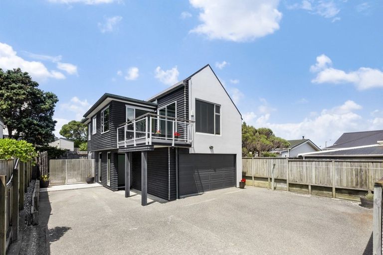 Photo of property in 6a Sunset Parade, Plimmerton, Porirua, 5026