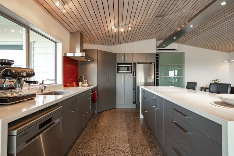 Photo of property in 154 Centennial Drive, Whitianga, 3510