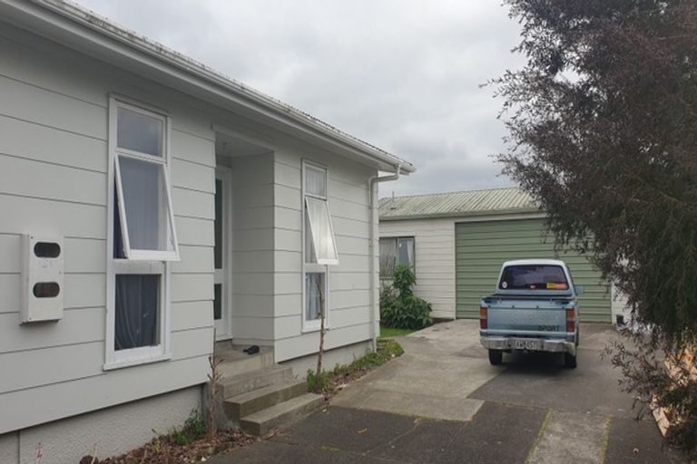Photo of property in 70 Chichester Drive, Rosehill, Papakura, 2113