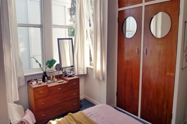 Photo of property in 71 Pirie Street, Mount Victoria, Wellington, 6011