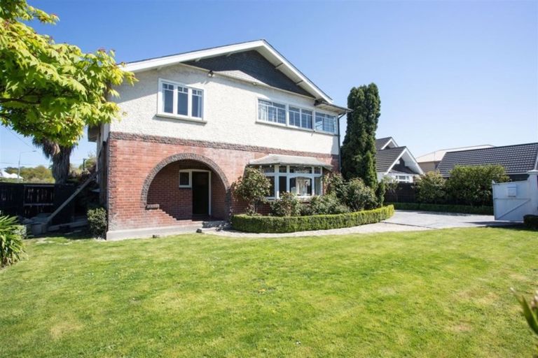Photo of property in 23 Straven Road, Riccarton, Christchurch, 8011