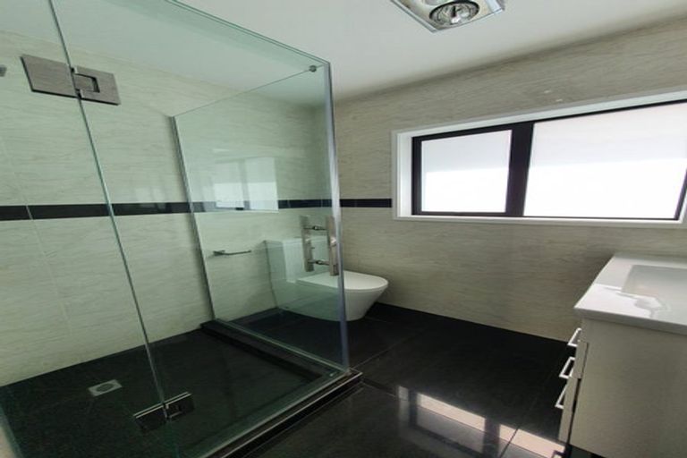 Photo of property in 813 Te Atatu Road, Te Atatu Peninsula, Auckland, 0610