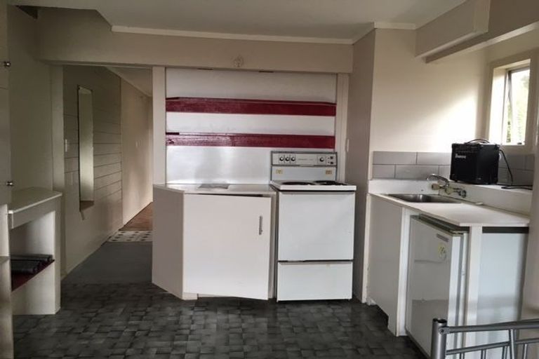 Photo of property in 33 Elliston Crescent, Stanmore Bay, Whangaparaoa, 0932