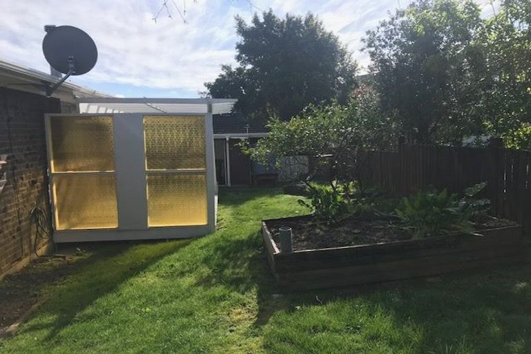 Photo of property in 2/4 Aylmer Court, Eastern Beach, Auckland, 2012