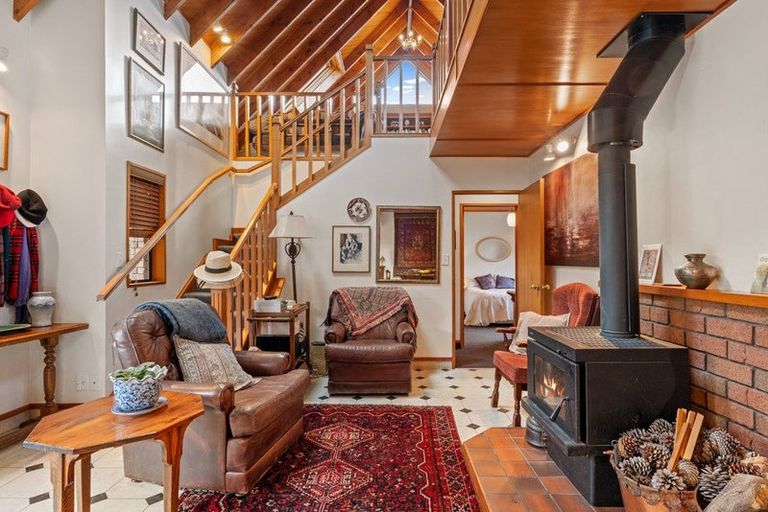 Photo of property in 2/4 Herbs Place, Cashmere, Christchurch, 8022