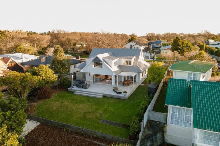 Photo of property in 107 Jickell Street, Hokowhitu, Palmerston North, 4410