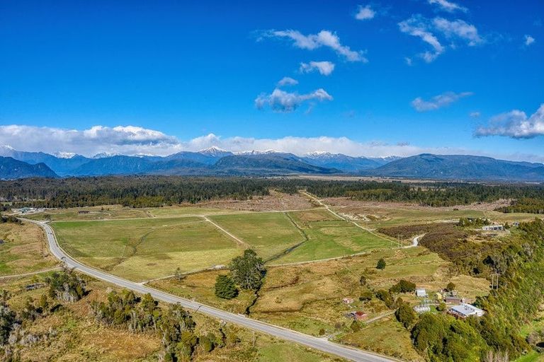 Photo of property in 11 Butlers Road, Ruatapu, Hokitika, 7883
