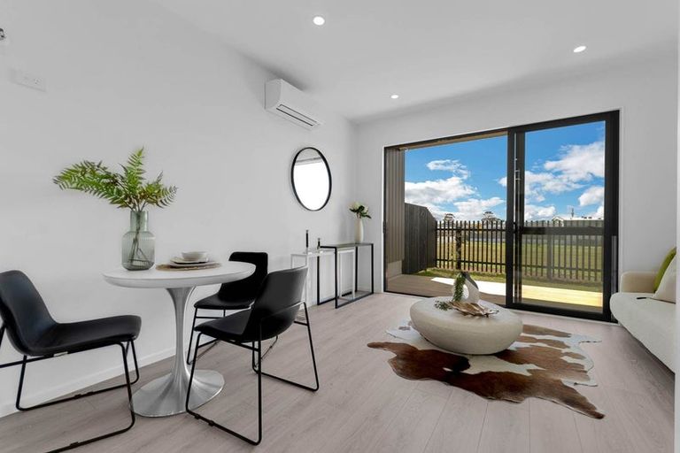 Photo of property in 11/17 Barneys Farm Road, Clendon Park, Auckland, 2103