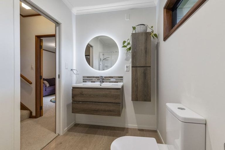 Photo of property in 23 Montana Place, Merrilands, New Plymouth, 4312