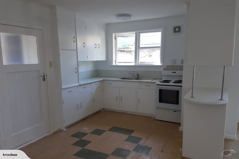 Photo of property in 2 Wilfred Street, Tawa, Wellington, 5028