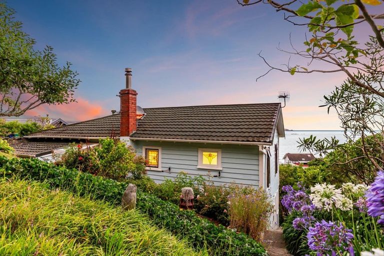 Photo of property in 162 Motuhara Road, Plimmerton, Porirua, 5026