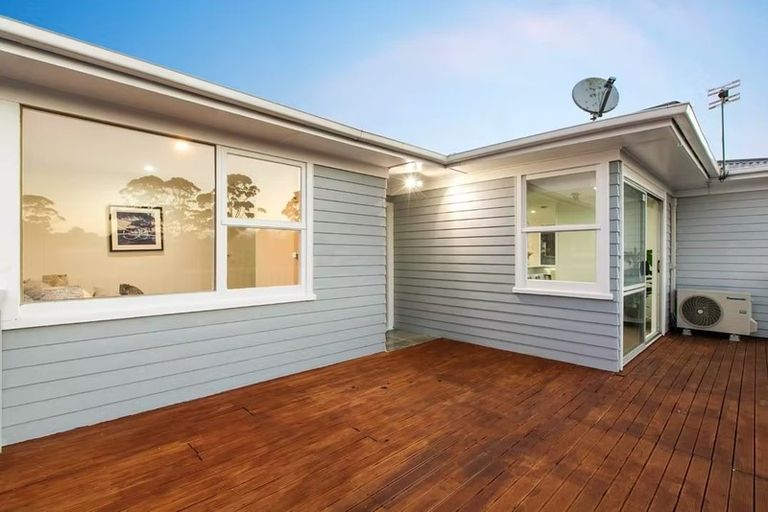 Photo of property in 82b Vodanovich Road, Te Atatu South, Auckland, 0610