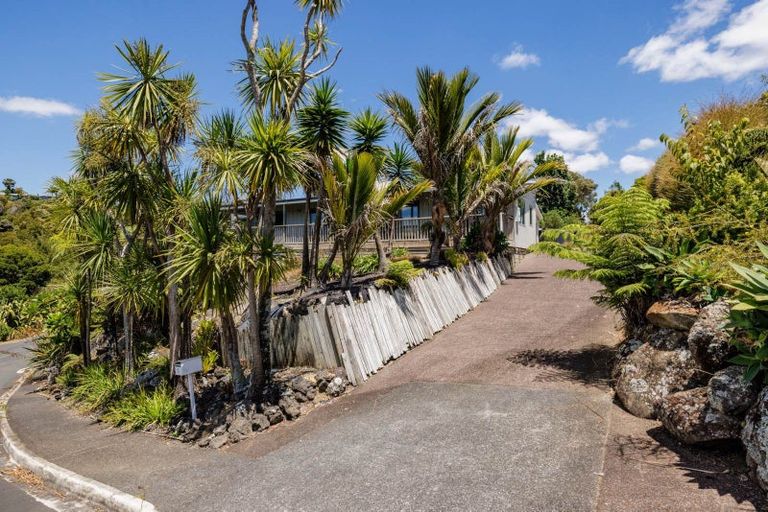 Photo of property in 1 Waterview Place, Haruru, 0204