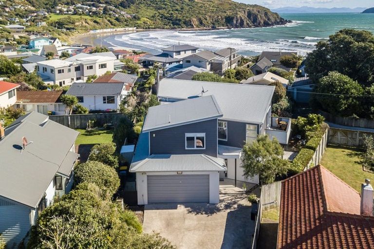 Photo of property in 22a Main Road, Titahi Bay, Porirua, 5022