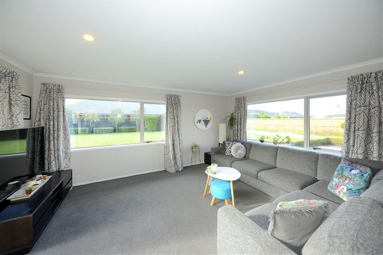 Photo of property in 7 Raymond Place, West Melton, 7618