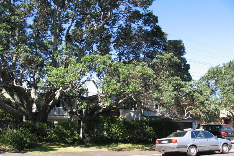 Photo of property in 24 Audrey Road, Takapuna, Auckland, 0620