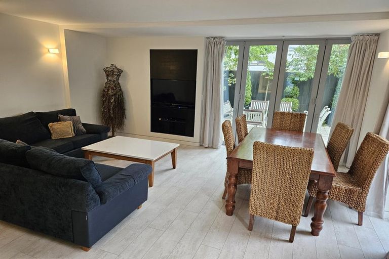 Photo of property in 3/99 Aikmans Road, Merivale, Christchurch, 8014