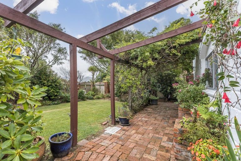 Photo of property in 8 Downing Street, Crofton Downs, Wellington, 6035