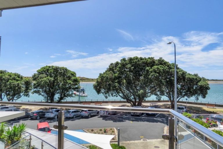 Photo of property in White Isle Apartments, 8/23 Quay Street, Whakatane, 3120