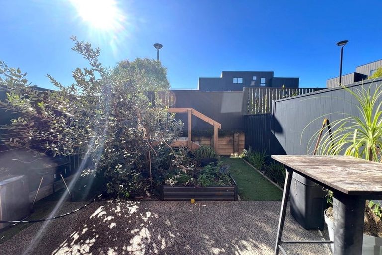 Photo of property in 9 Kotuitui Street, Manukau, Auckland, 2104