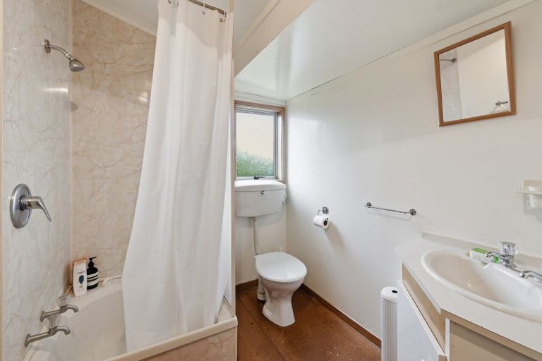 Photo of property in 10 Nisbet Terrace, Kinloch, Taupo, 3377