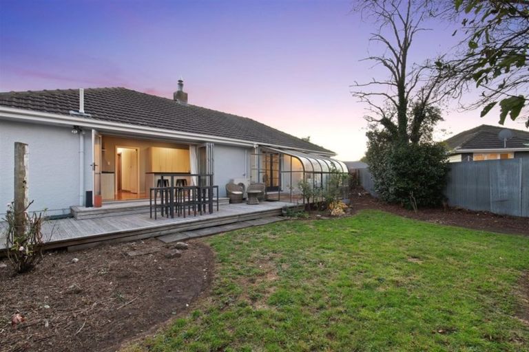 Photo of property in 10 Wilton Crescent, Bishopdale, Christchurch, 8053