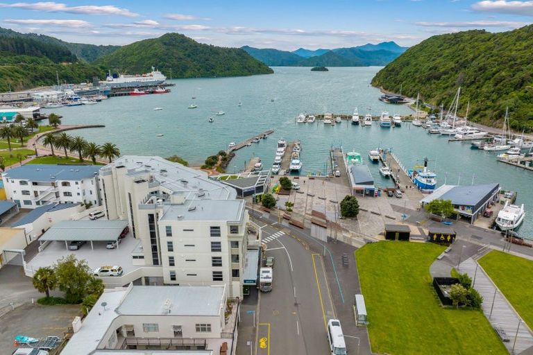 Photo of property in Oxleys Rock Apartments, 401/6 London Quay, Picton, 7220