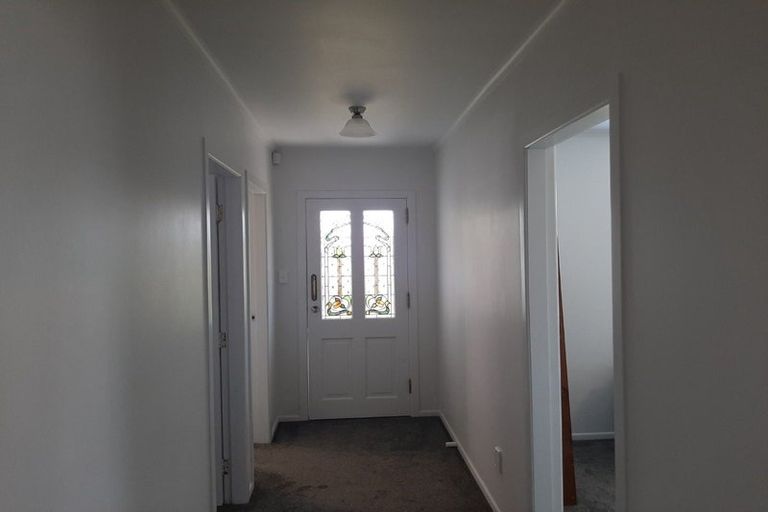 Photo of property in 1 Alan Avenue, Henderson, Auckland, 0610